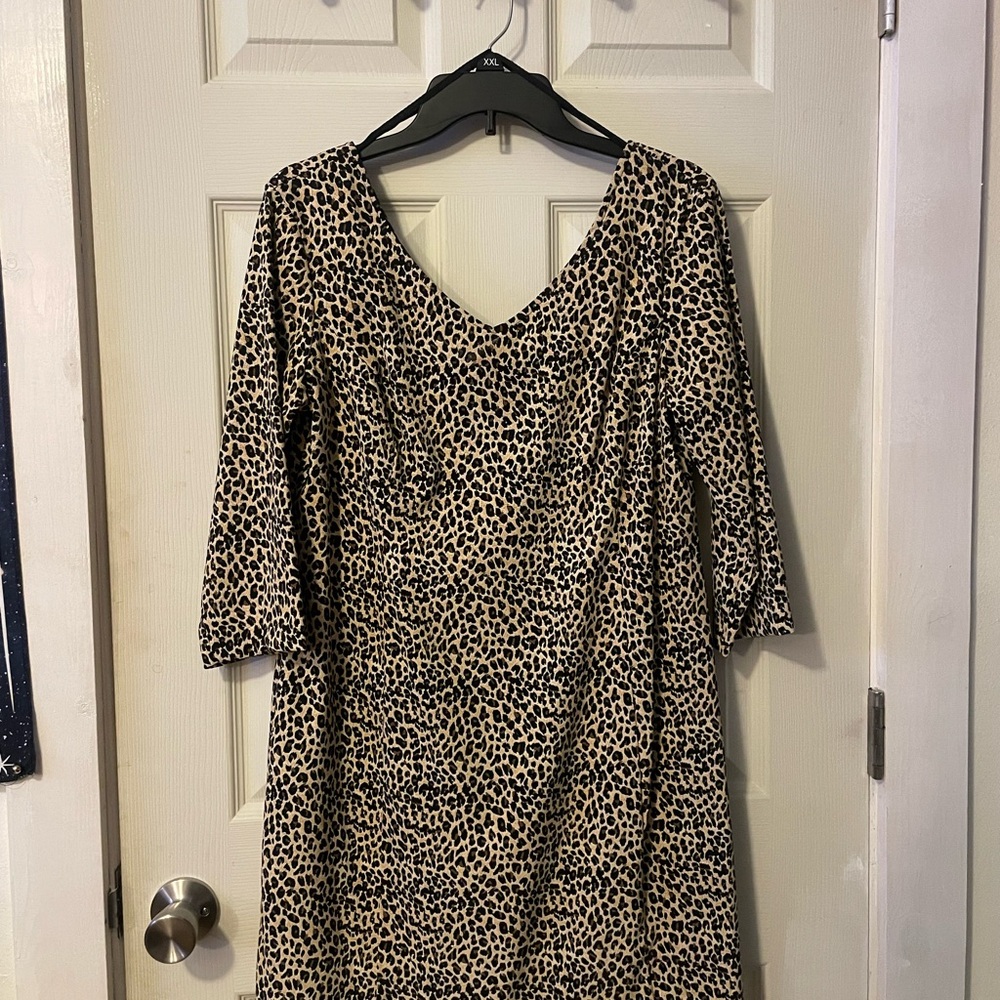 Chic Leopard Print Dress